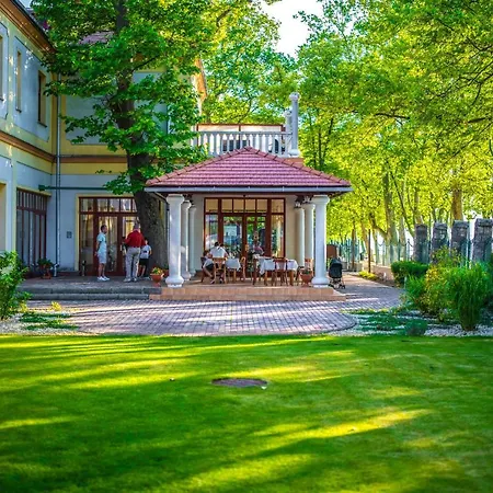 Anna Hotel 3*