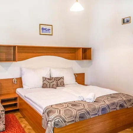 Hotel Anna 3*