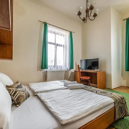 Anna Hotel 3*