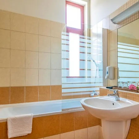 Hotel Anna 3*