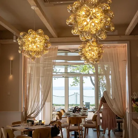 Anna Hotel 3*