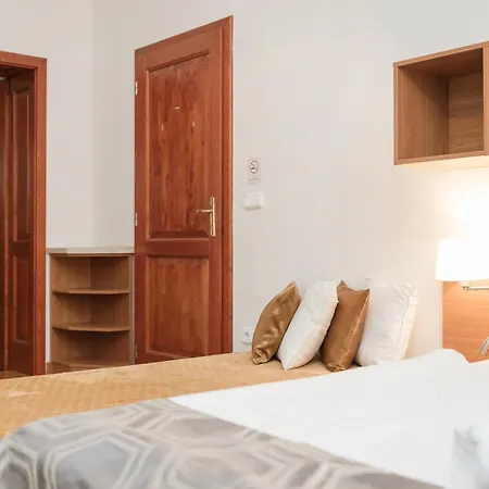 Hotel Anna 3*