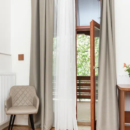 Anna Hotel 3*