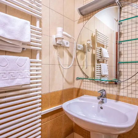 Hotel Anna 3*