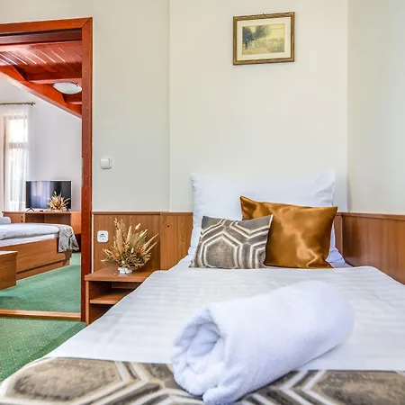 Anna Hotel 3*