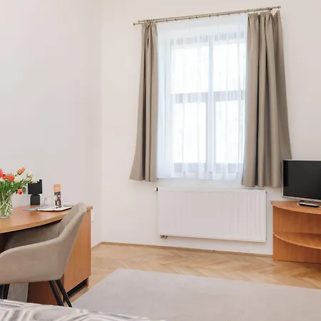Hotel Anna 3*