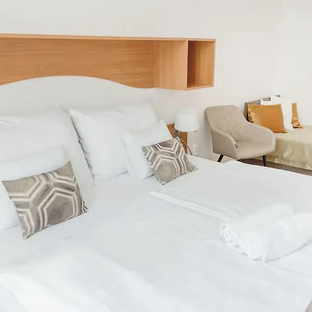 Anna Hotel 3*